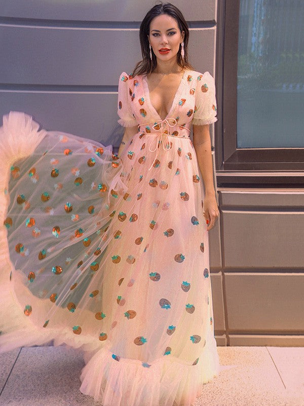 Elegante vestido de fiesta de tul con volantes, escote en V, mangas cortas y largo hasta el suelo