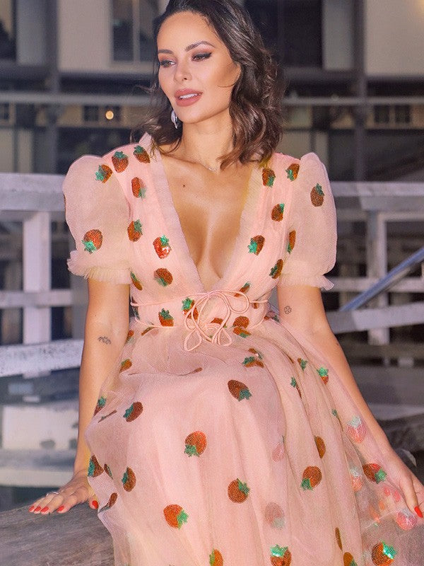 Elegante vestido de fiesta de tul con volantes, escote en V, mangas cortas y largo hasta el suelo