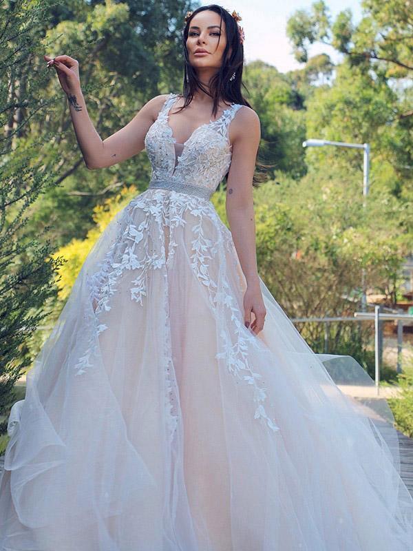 Vestido de tul con apliques, corte princesa, sin mangas, escote en V y cola larga WD537