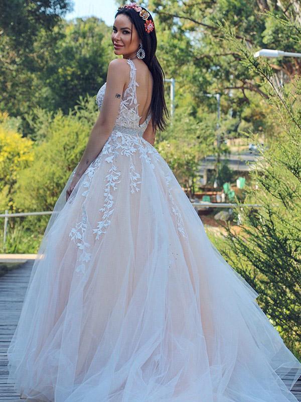 Vestido de tul con apliques, corte princesa, sin mangas, escote en V y cola larga WD537