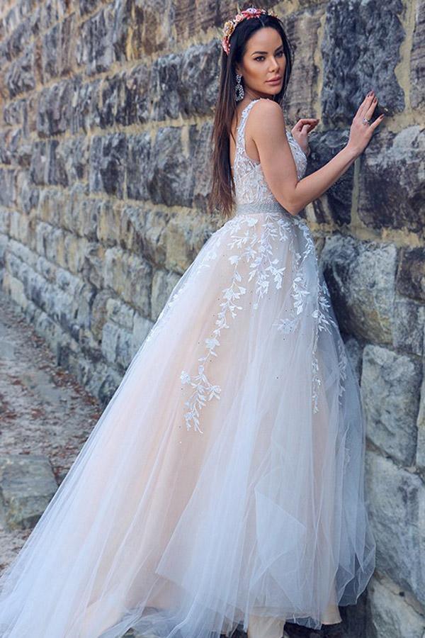 Vestido de tul con apliques, corte princesa, sin mangas, escote en V y cola larga WD537