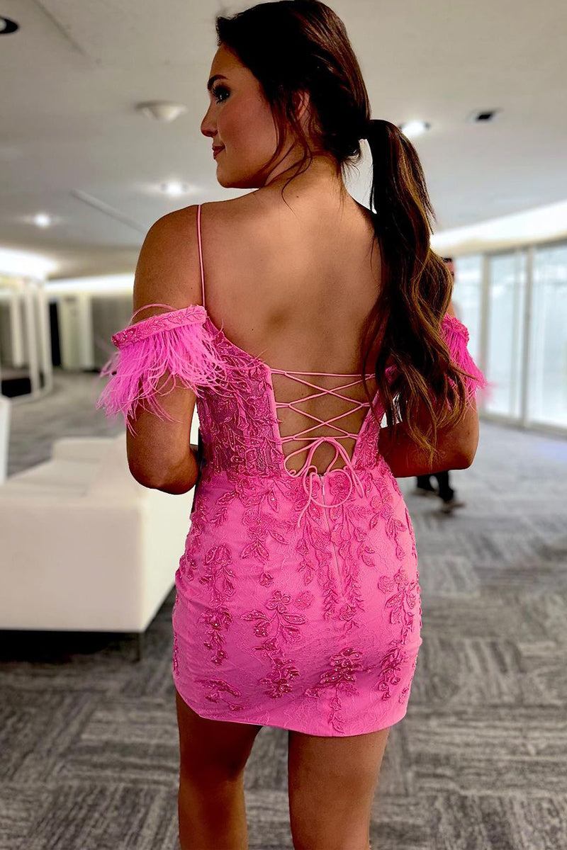 Queenie | Vestido de fiesta de encaje rosa con hombros descubiertos