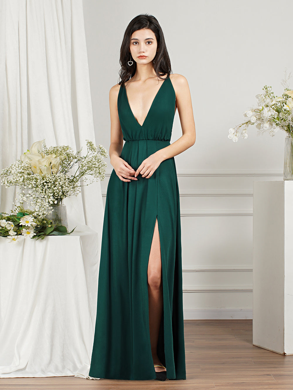 Vestidos de dama de honor de gasa con tirantes y escote en V asequibles