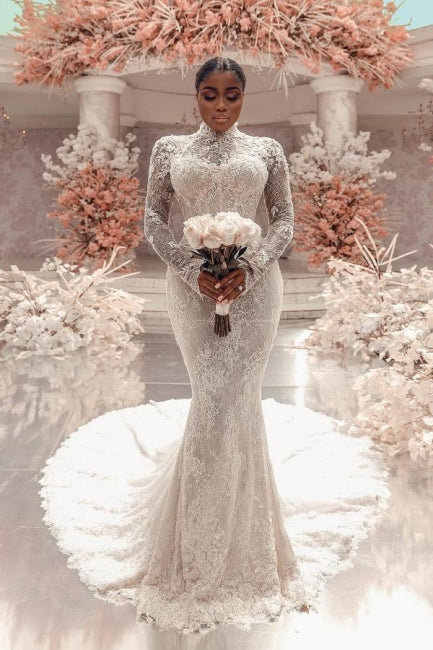 Increíble vestido de novia largo blanco de manga larga con cuello alto y encaje de columna y apliques en la cola