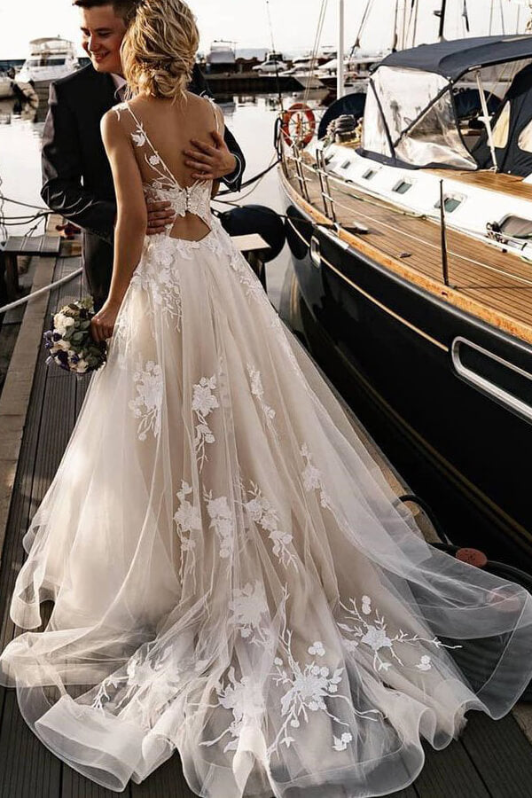 Increíble vestido de novia largo de corte A con apliques de encaje y tul con cola de capilla