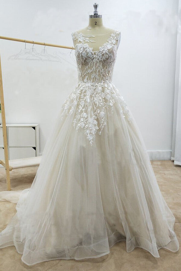 Increíble vestido de novia largo de corte A con apliques de encaje y tul con cola de capilla