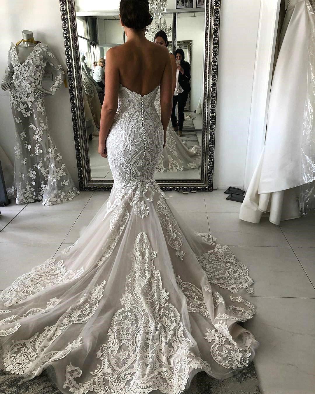 Increíble vestido de novia largo de sirena con apliques de encaje y escote en forma de corazón