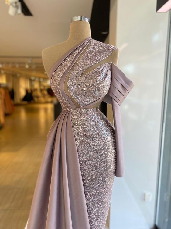 Glamouröses Abendkleid aus Pailletten und Satin, Festzugskleid Y738