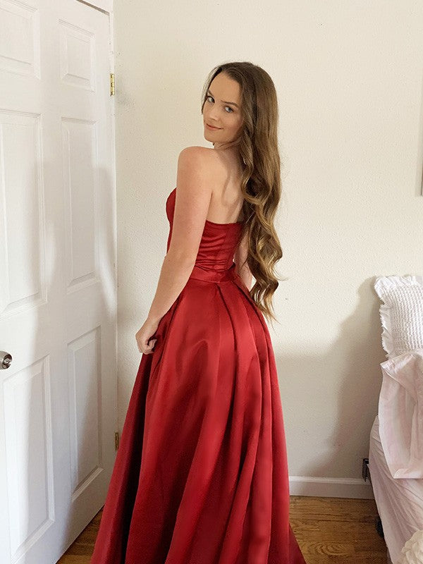Vestidos de fiesta sin tirantes, sin mangas, de satén y con volantes