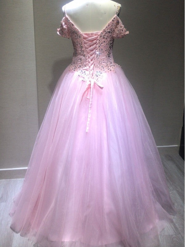 Vestido de fiesta sin mangas con tirantes finos, tul y cristales hasta el suelo