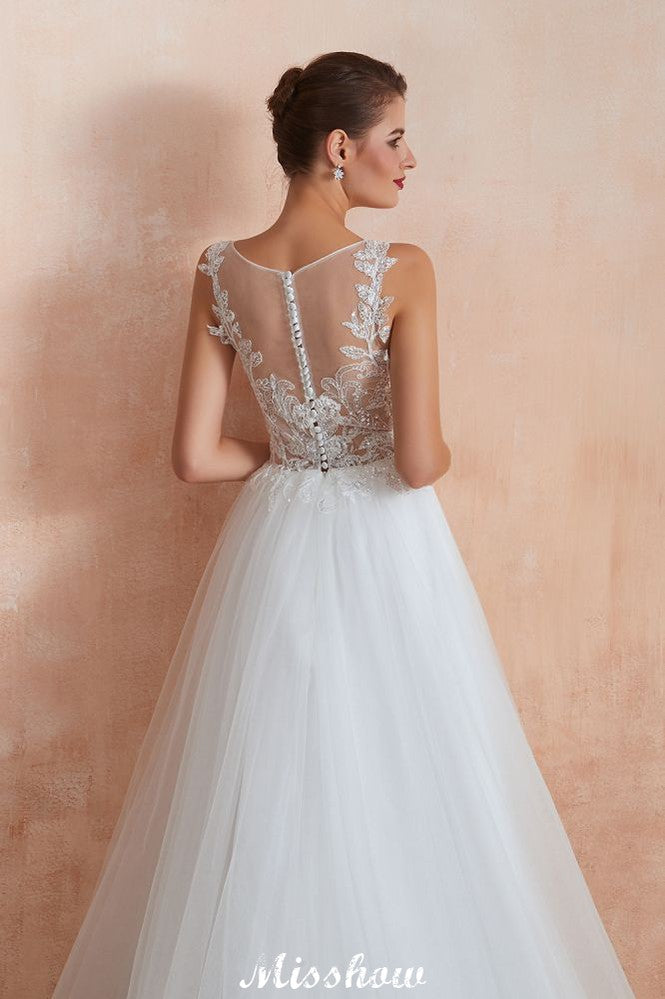 Wunderschönes weißes Brautkleid mit Bateau-Ausschnitt und glitzernden Pailletten