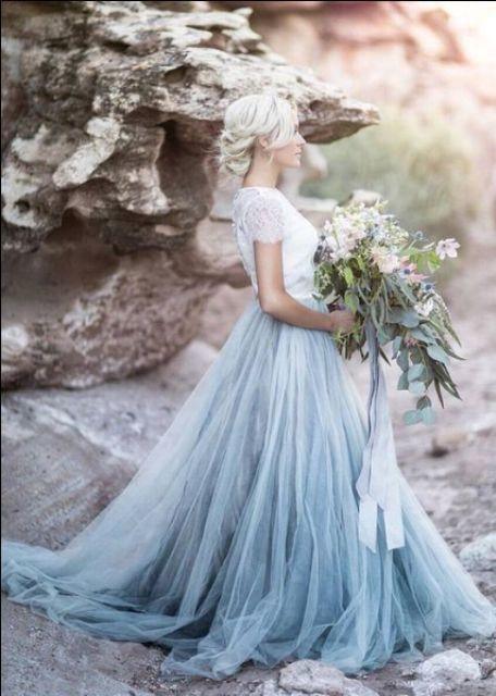 Hermoso vestido de fiesta de encaje con mangas cortas y corte A para novia WD409