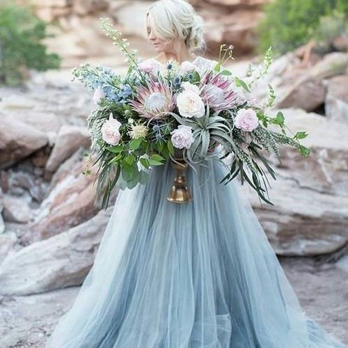 Hermoso vestido de fiesta de encaje con mangas cortas y corte A para novia WD409