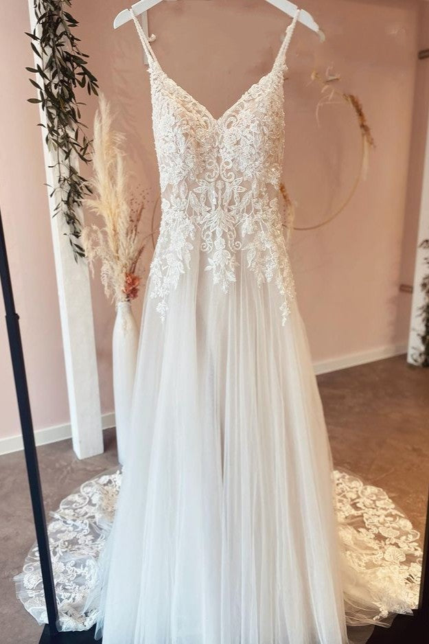 Hermosos vestidos de novia largos de tul con espalda descubierta y corte en A con apliques de encaje