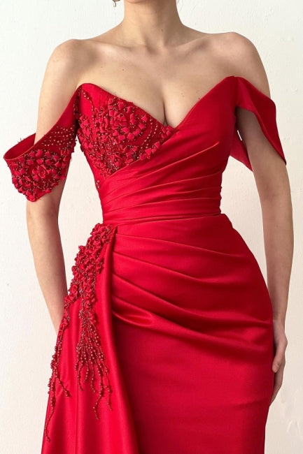 Hermoso vestido de fiesta largo de sirena roja con hombros descubiertos y encaje