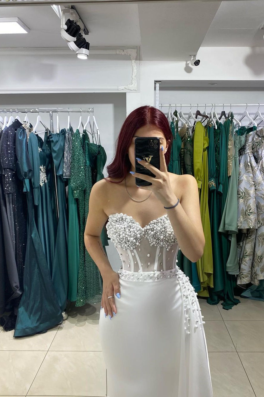 Wunderschönes langes trägerloses ärmelloses Meerjungfrau-Ballkleid mit Strass