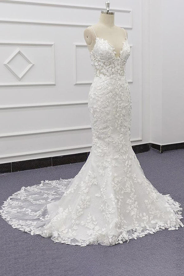 El mejor vestido de novia largo de sirena con tirantes finos y apliques de encaje