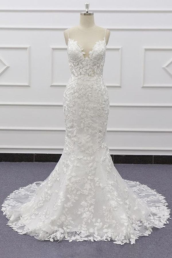 El mejor vestido de novia largo de sirena con tirantes finos y apliques de encaje
