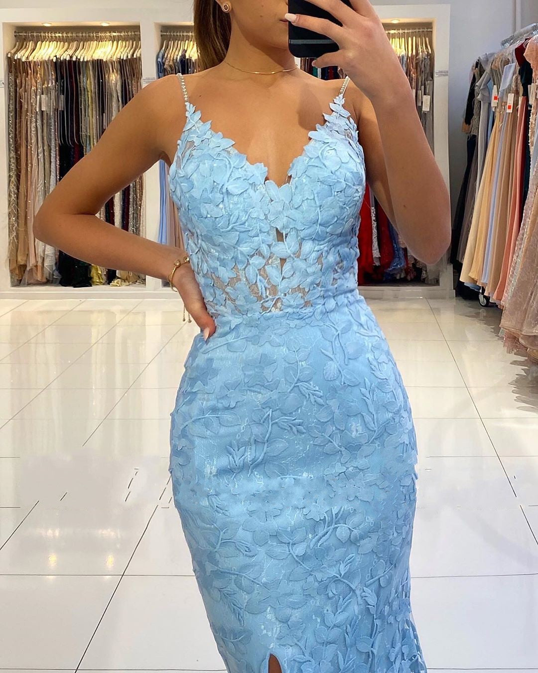 Vestido de fiesta de sirena con escote en V largo azul, espalda abierta y encaje con abertura