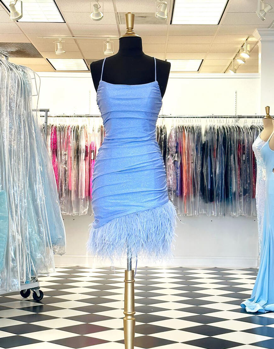 Anastasia | Vestido de fiesta azul con plumas