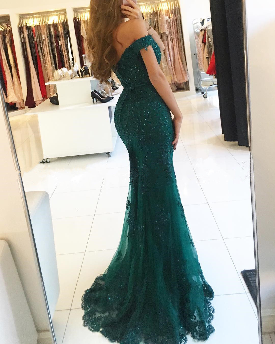 Vestidos de fiesta de tul con encaje y cuentas, estilo sirena, color burdeos, hombros descubiertos