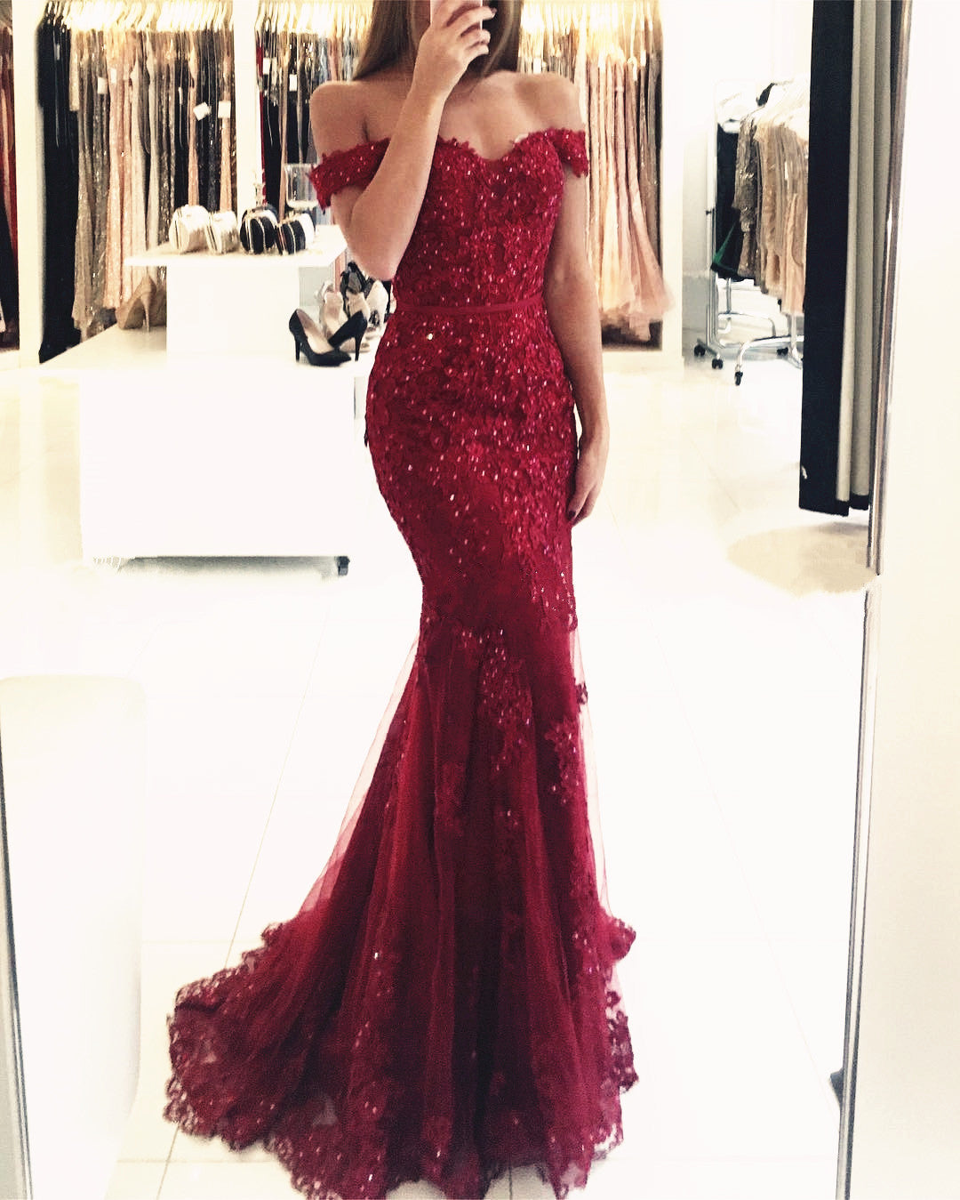 Vestidos de fiesta de tul con encaje y cuentas, estilo sirena, color burdeos, hombros descubiertos