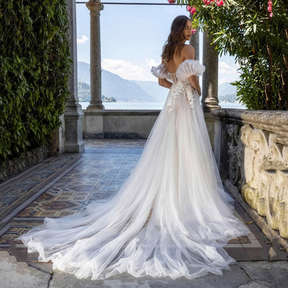 Beauteous Lace Appliques Wedding Dress Sweetheart Short Puffy Sleeves Bridal Gown Zipper Back Court Train Vestidos De Novia-payinti