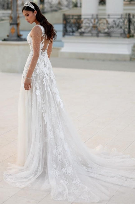 Encantadores vestidos de novia largos de corte A con apliques de encaje y mangas largas