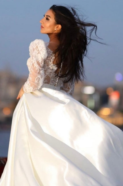 Vestido de novia encantador de satén con escote en V y mangas largas con encaje