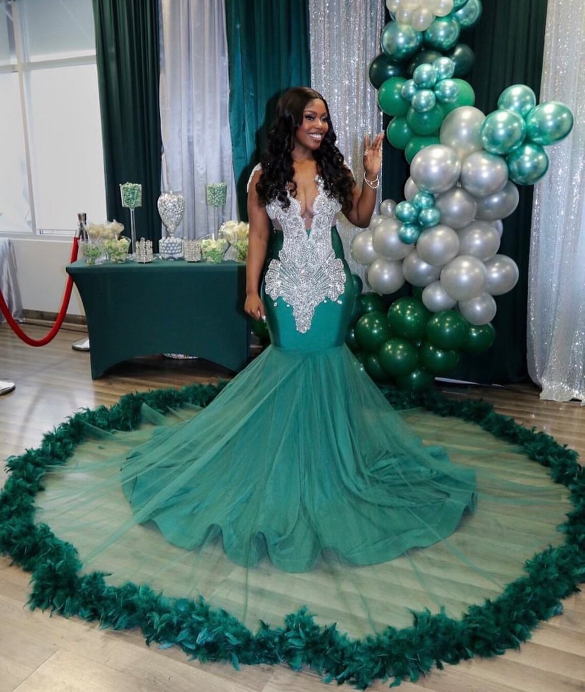 Charming V-neck Sleeveless Mermaid Prom Dress
