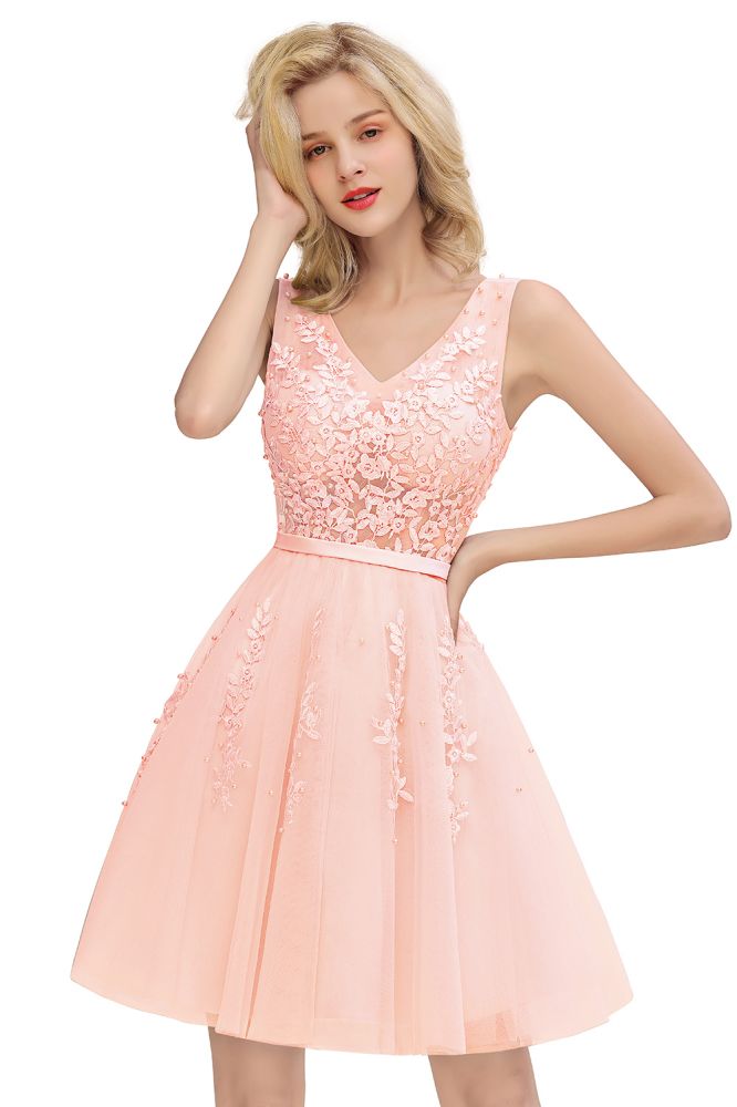 Charming V-Neck Tulle Lace Appliques Short Homecoming Dress Aline Backless Party Dress