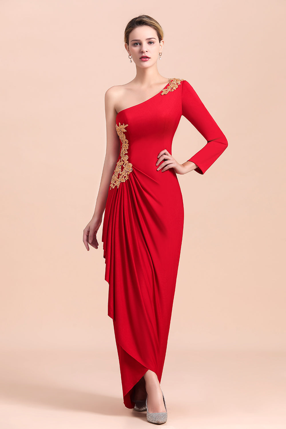 Schickes One-Shoulder-Kleid mit langen Ärmeln, Rüschen und Applikationen für die Brautmutter