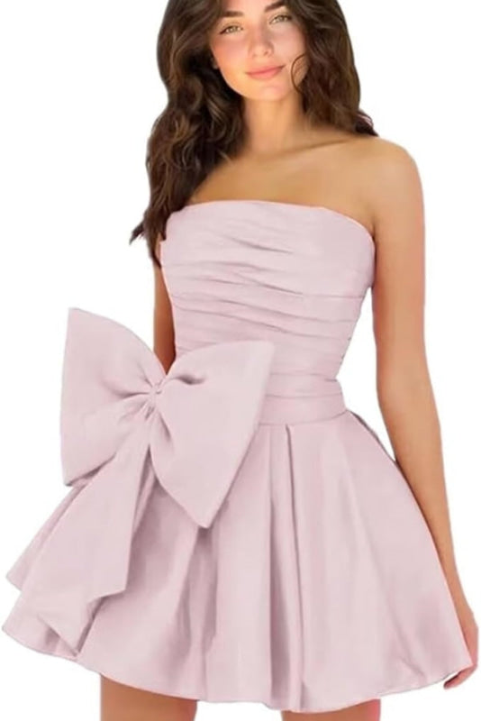 Stilvolles ärmelloses, gerüschtes, kurzes Homecoming-Kleid, schlichtes Mini-Partykleid mit Schleife