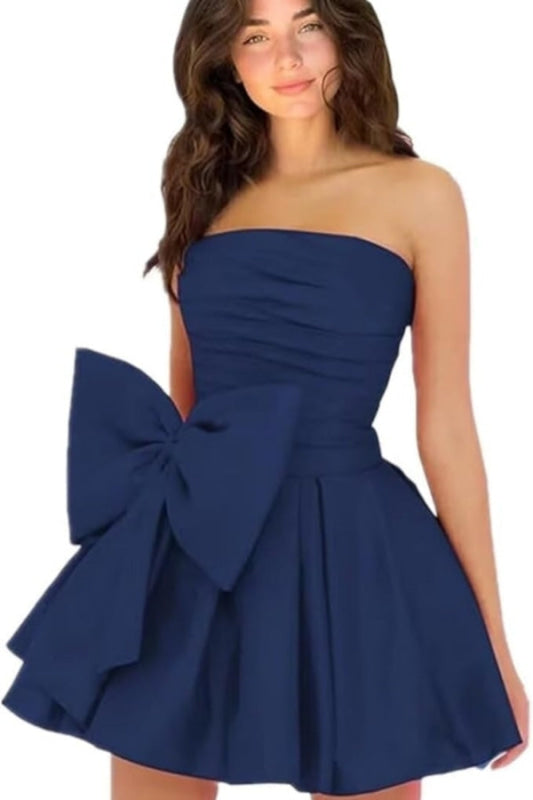 Stilvolles ärmelloses, gerüschtes, kurzes Homecoming-Kleid, schlichtes Mini-Partykleid mit Schleife