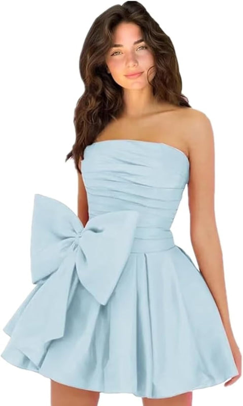 Stilvolles ärmelloses, gerüschtes, kurzes Homecoming-Kleid, schlichtes Mini-Partykleid mit Schleife