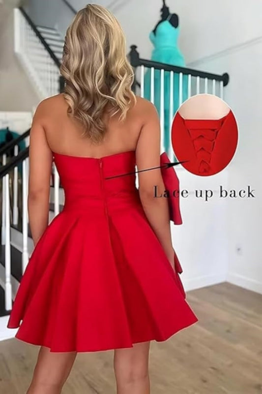 Stilvolles ärmelloses, gerüschtes, kurzes Homecoming-Kleid, schlichtes Mini-Partykleid mit Schleife