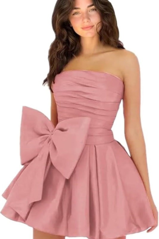 Stilvolles ärmelloses, gerüschtes, kurzes Homecoming-Kleid, schlichtes Mini-Partykleid mit Schleife