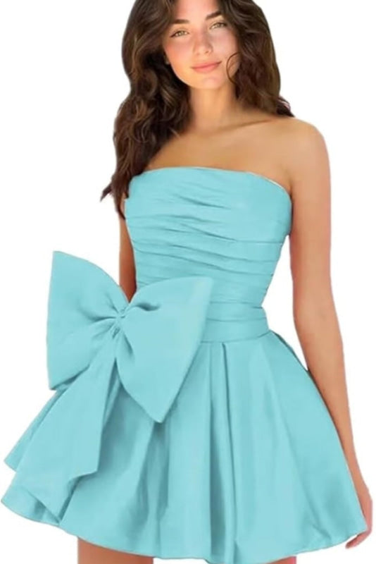 Stilvolles ärmelloses, gerüschtes, kurzes Homecoming-Kleid, schlichtes Mini-Partykleid mit Schleife