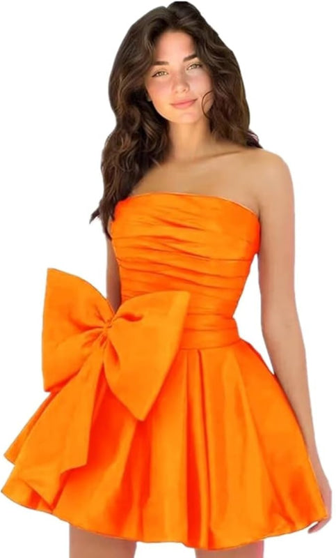 Stilvolles ärmelloses, gerüschtes, kurzes Homecoming-Kleid, schlichtes Mini-Partykleid mit Schleife
