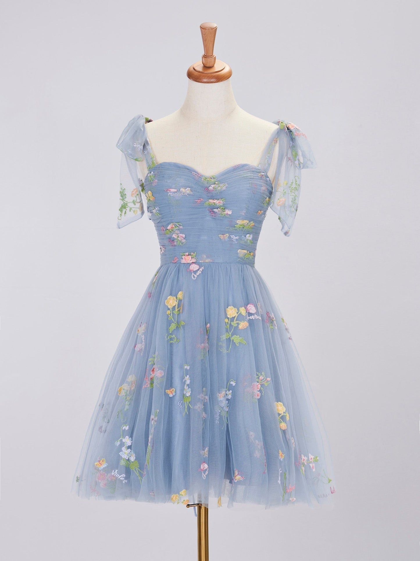 Claire | Vestido corto de tul con escote corazón y estampado floral para la fiesta de bienvenida de Aline