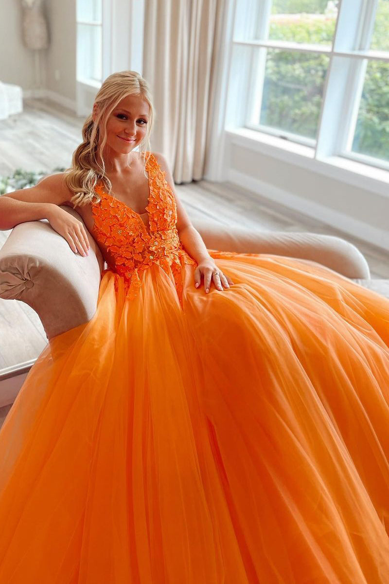 Marigold | Langes A-Linien-Ballkleid aus Tüll mit V-Ausschnitt und Applikationen