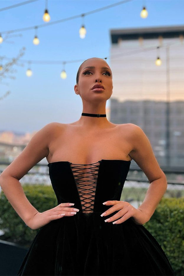 Kurzes, ärmelloses schwarzes Designer-Ballkleid in A-Linie