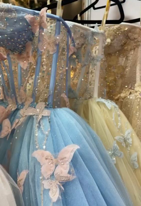 Feenkleid, blaues ärmelloses Ballkleid mit rosa Schmetterlingen Y1387