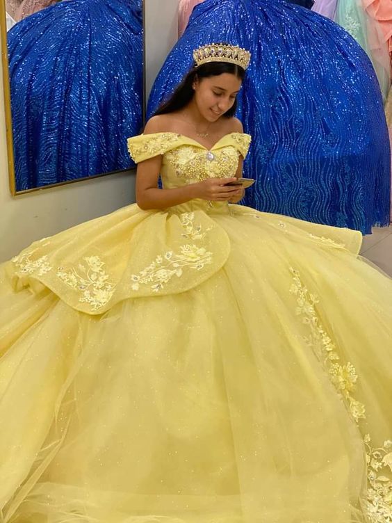 Vestido de princesa amarillo con hombros descubiertos para fiesta de quinceañera Y655