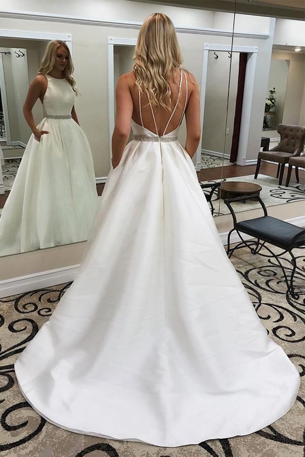 Elegantes ärmelloses Brautkleid mit Juwelen-Schleppe und Taschen WD501