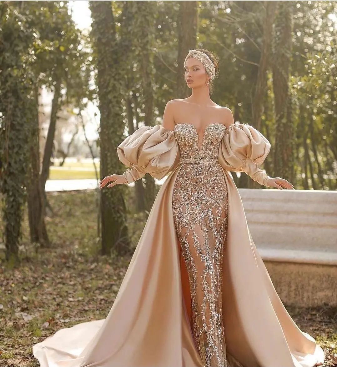 Elegantes schulterfreies Langarm-Ballkleid im Meerjungfrauen-Stil