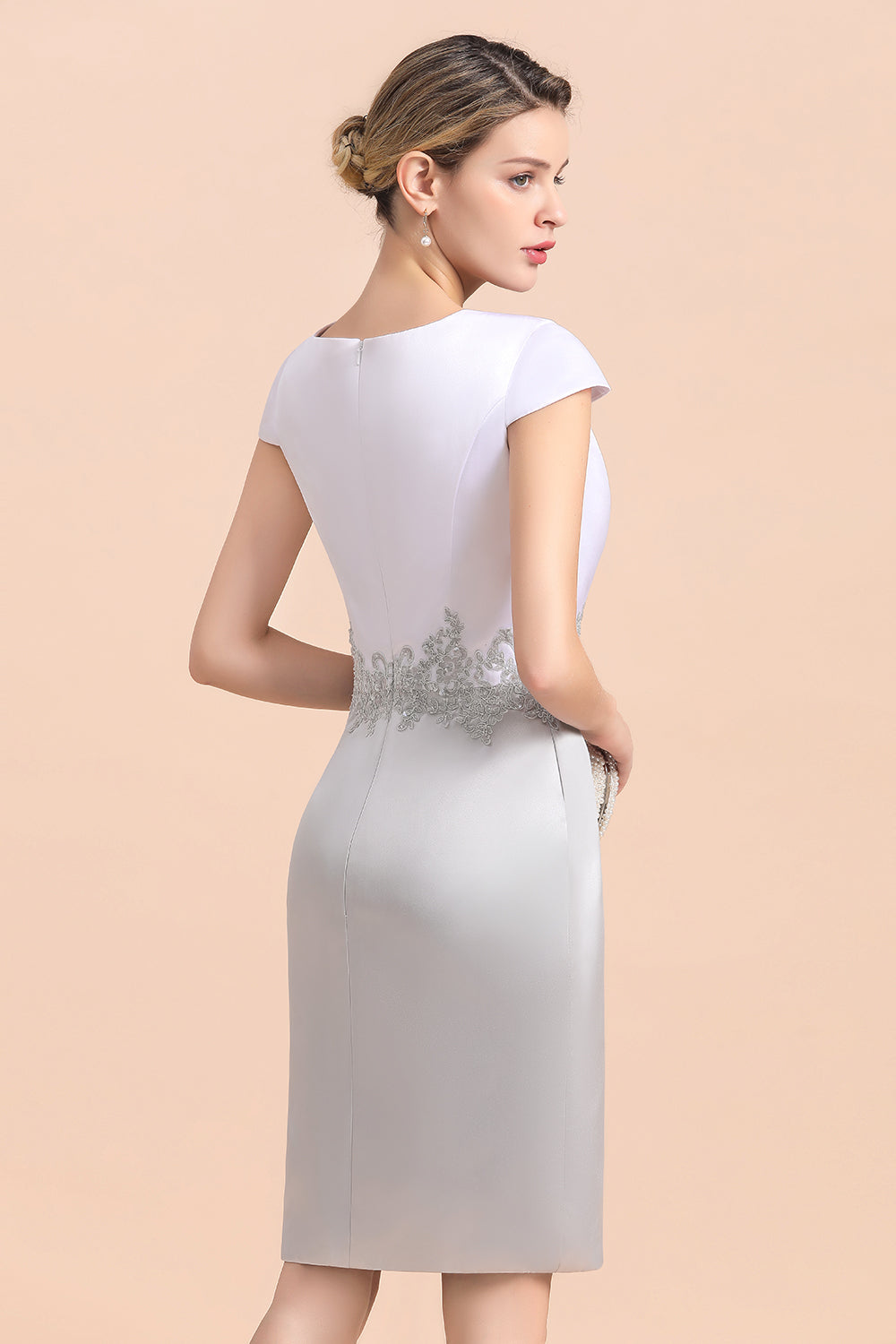 Elegantes silbernes kurzes Kleid für die Brautmutter, knielang, für Hochzeiten