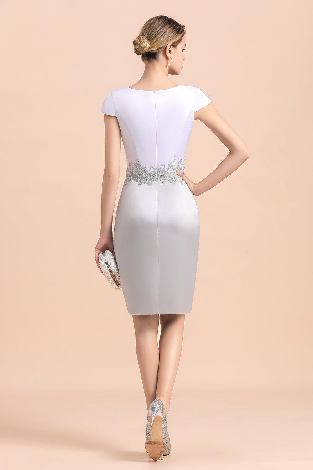 Elegantes silbernes kurzes Kleid für die Brautmutter, knielang, für Hochzeiten