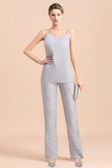 Eleganter silberner Jumpsuit mit V-Ausschnitt und Applikationen für die Brautmutter mit Spitzenüberwürfen