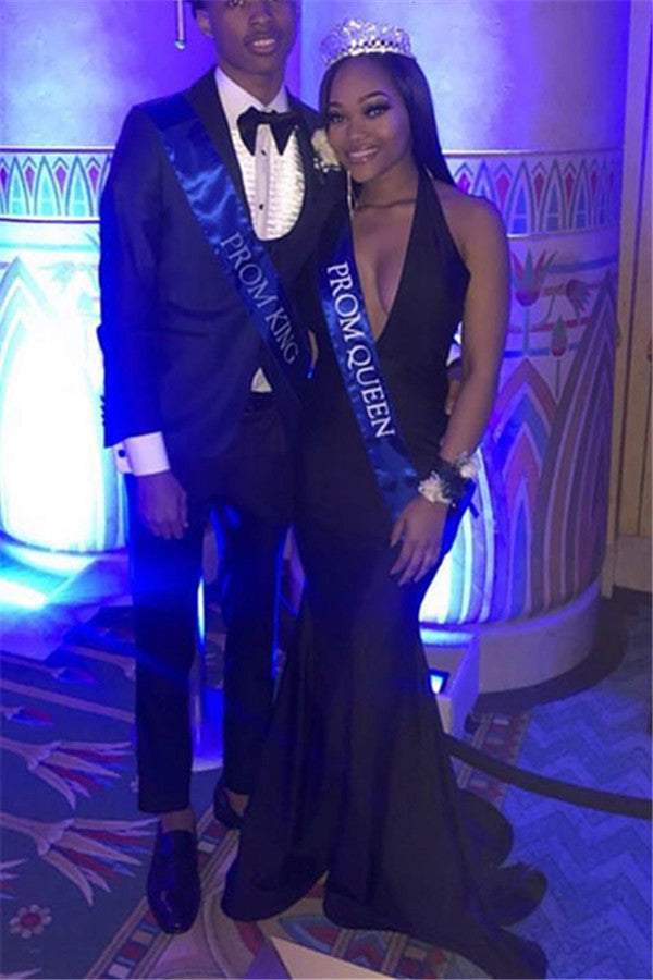 Excelente vestido de fiesta negro largo estilo sirena con cuello halter y espalda abierta